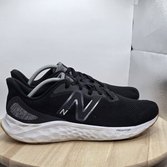 Mens Size 11 D- New Balance Fresh Foam Arishi V4 WIDE Athletic Running Shoes - Picture 3 of 9